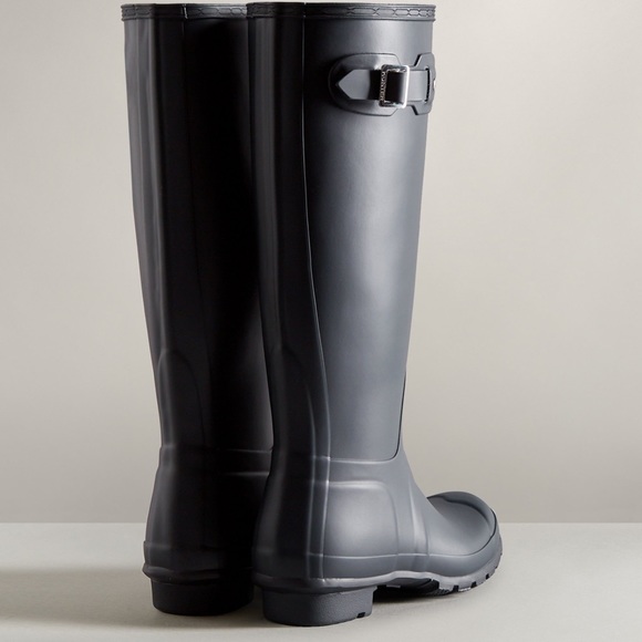 Hunter boots tall navy, worn handful of times - Picture 2 of 7